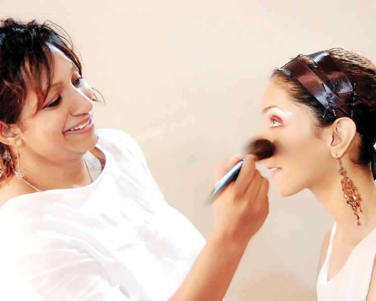 Ambika Pillai gives us bridal makeup tips | Femina.in