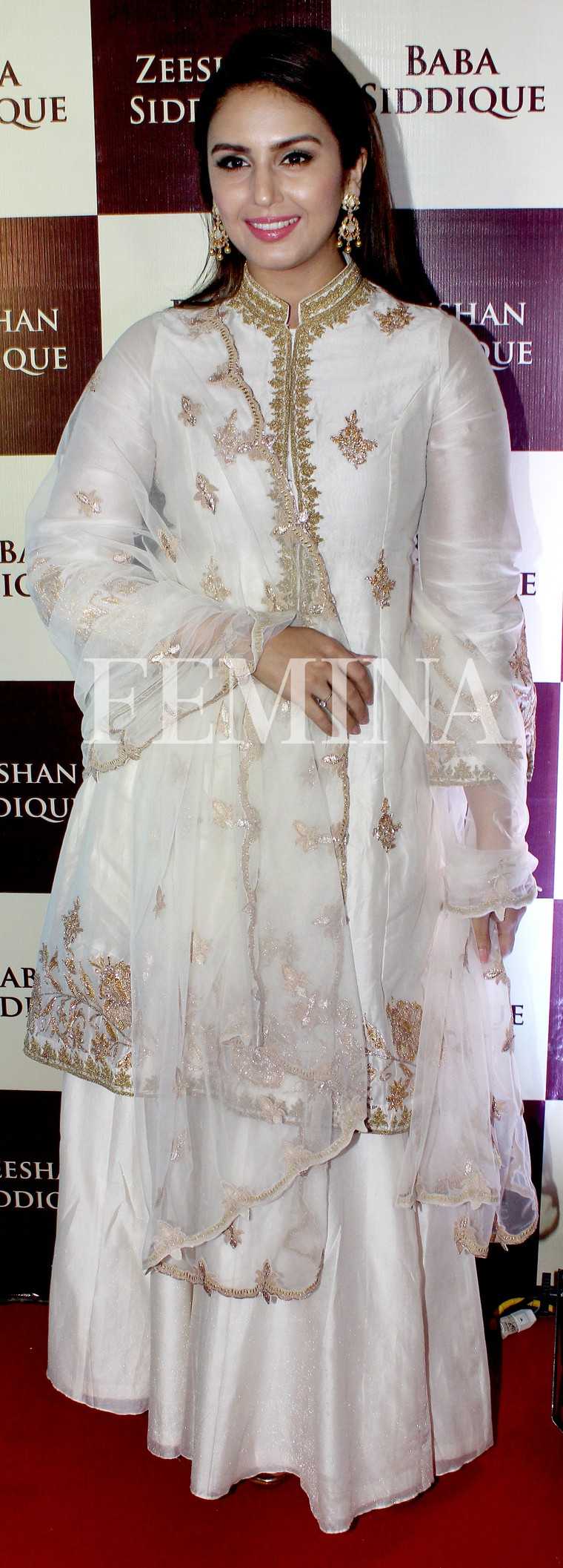 Huma Qureshi Huma Qureshi looked graceful in a white and gold anarkali by Rimple & Harpreet Narula worn with Amrapali danglers.