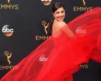 Priyanka Chopra came, twirled and conquered the Emmy Awards
