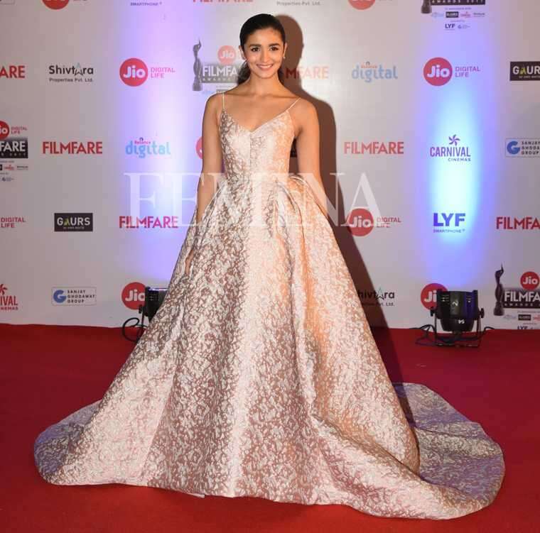 Alia-Bhatt-Jio-Filmfare-Awards-2017