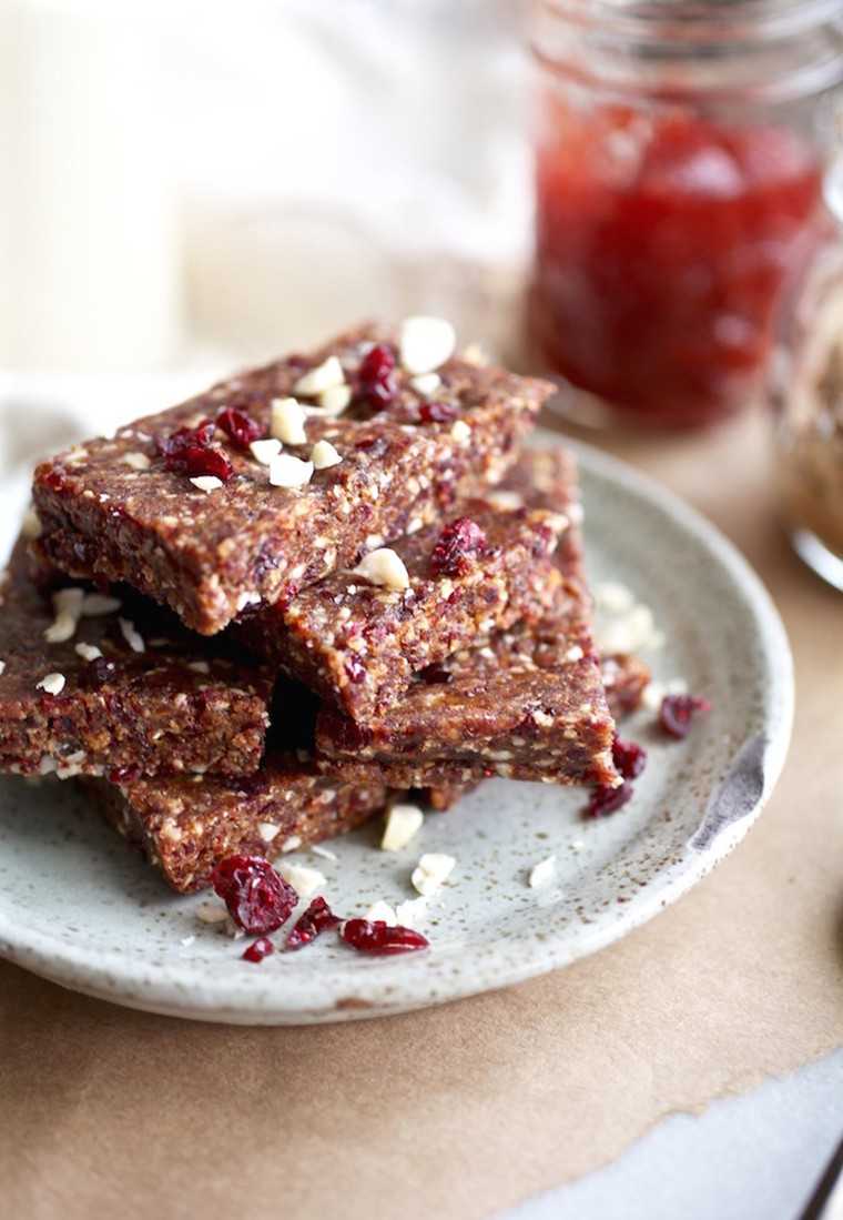 Peanut butter, dates and cranberry bars
