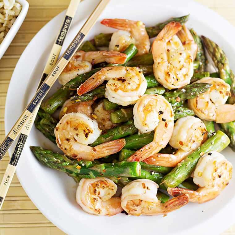 Stir-fried shrimp and asparagus with lemon sauce