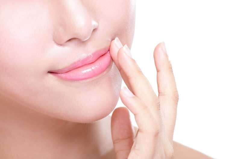 Exfoliate and moisturise the lips