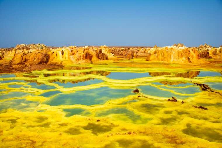 4 The colours of the Danakil Depression are caused by mineral chemistry