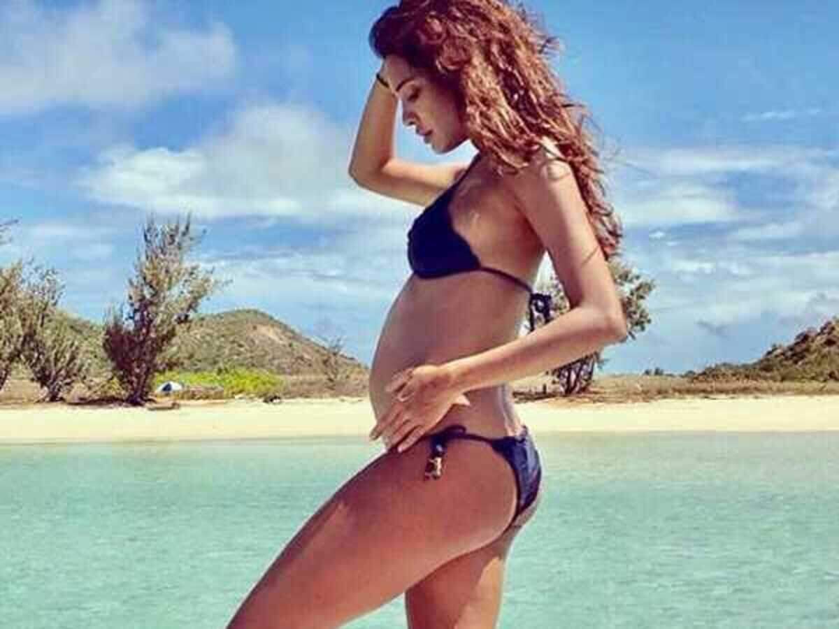 Lisa Haydon is pregnant | Femina.in