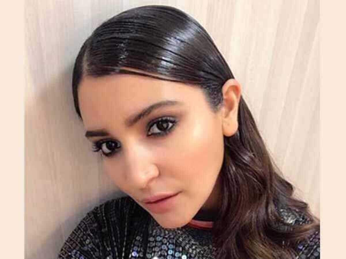 Anushka Sharma hair looks 