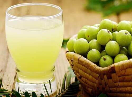 Jugo de amla para el cuidado del cabello