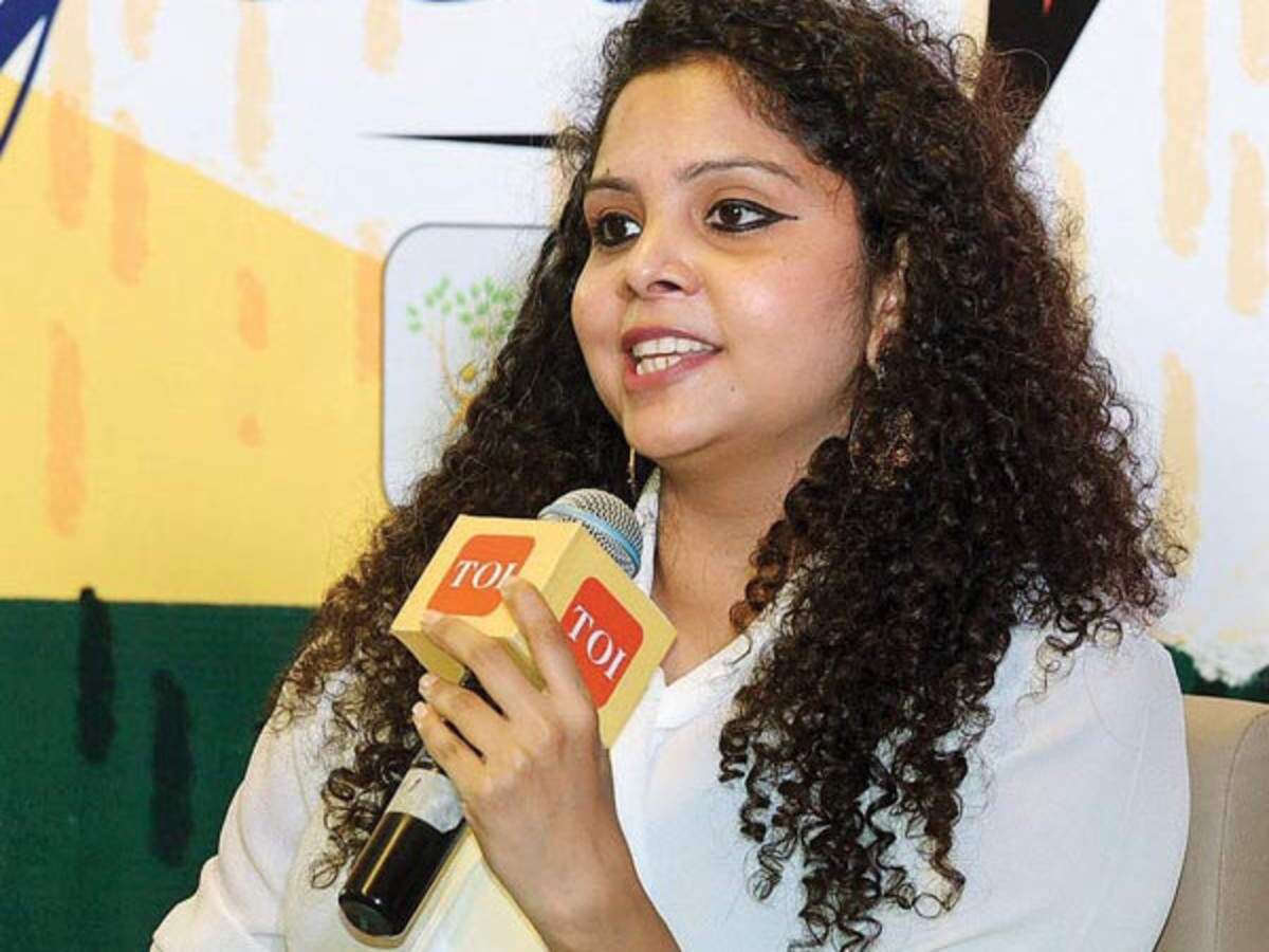 Loud and proud: Journalist Rana Ayyub Does Not Mince Words | Femina.in