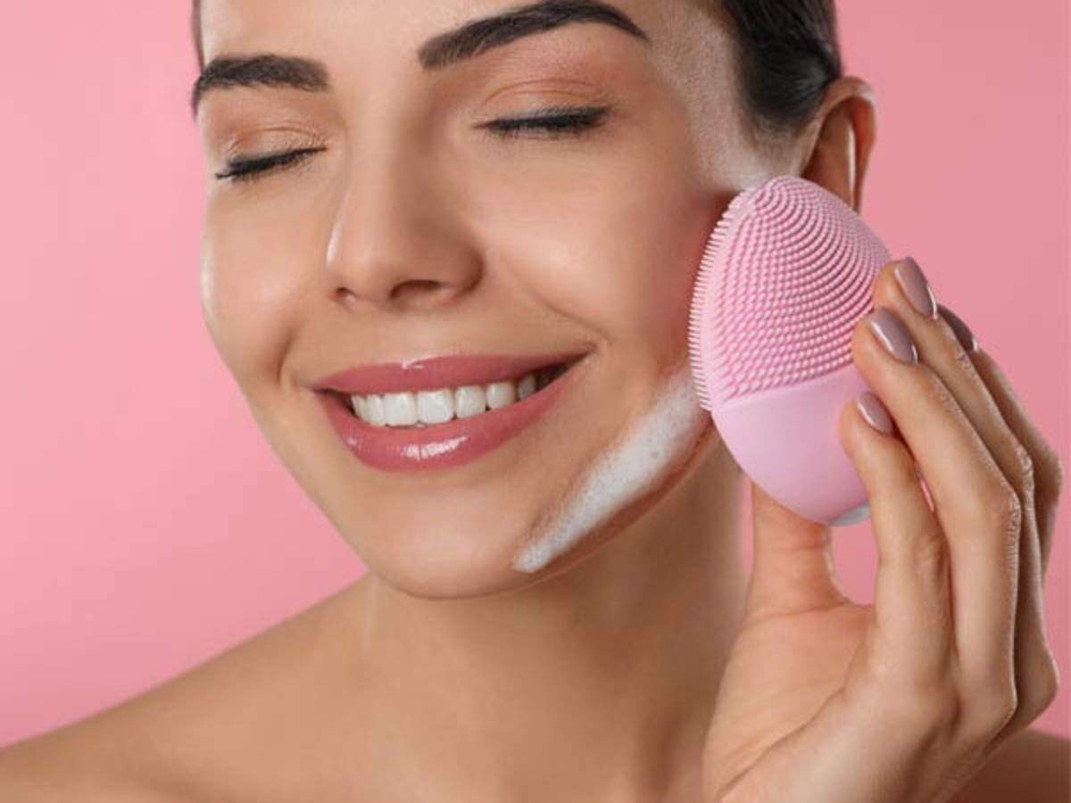 Elevate Your Skincare Experience With An Electric Facial Cleanser |  Femina.in