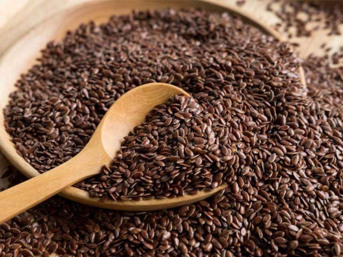 4 ways to use flaxseeds for smooth and frizz-free hair 