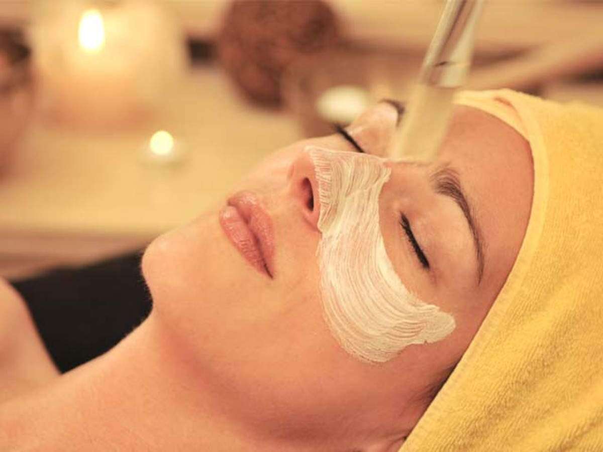 Everything You Need To Know About Facial Waxing For Women! 