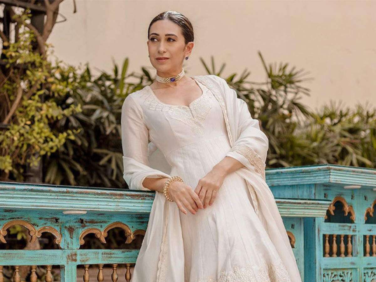 Karisma Kapoor Looks That Can Be Your Wedding Guest Outfit Inspiration |  Femina.in