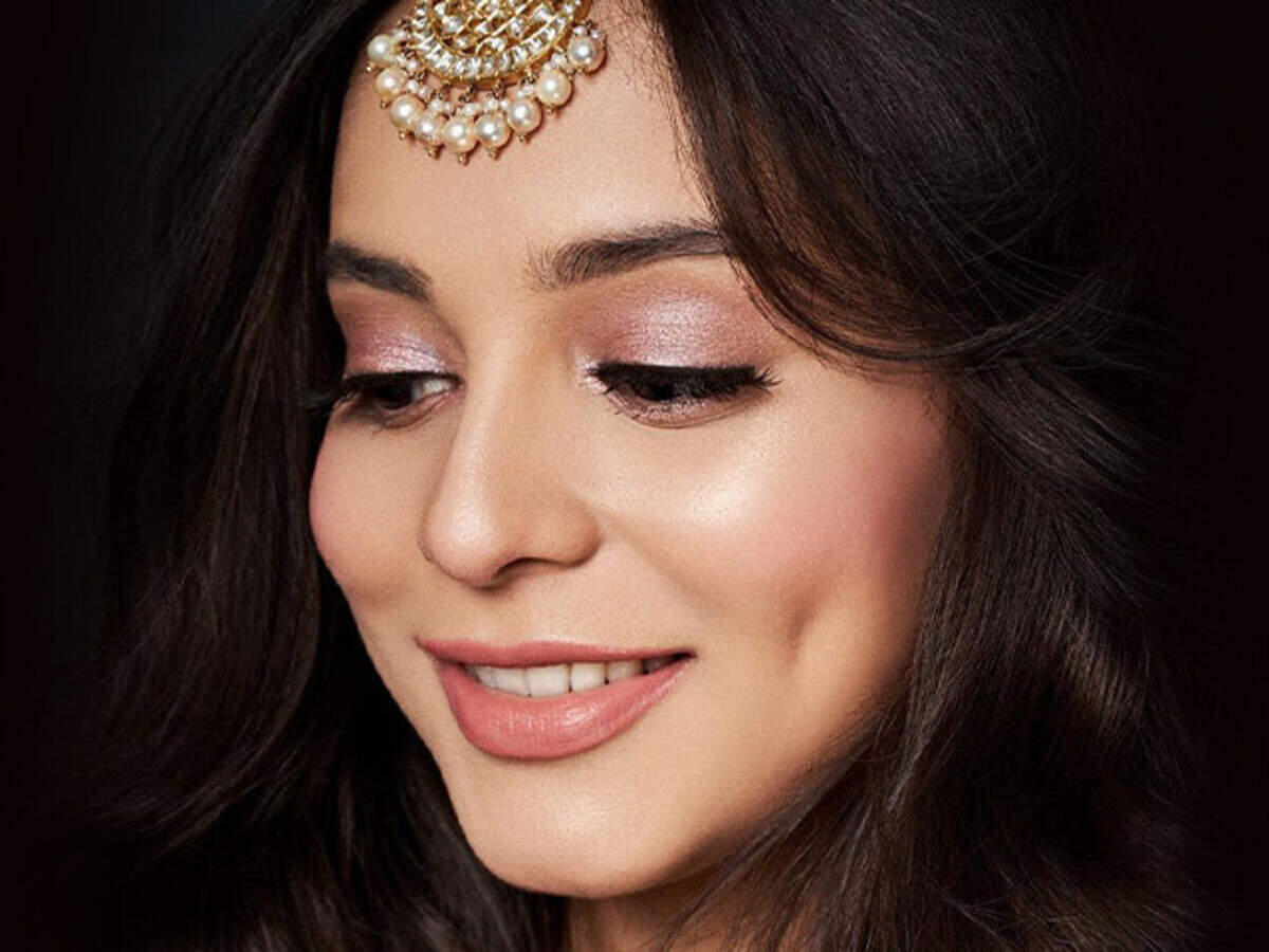 Guide On Bridal Make-Up By Artist Tanvi Marathe Guide On Bridal Make-Up By Artist Tanvi Marathe