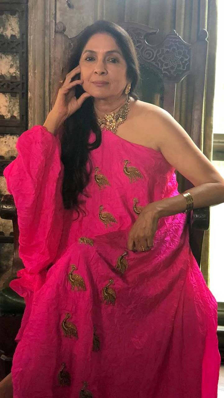 Neena Gupta's saree style is all about tradition, breathtaking age- defying  grace, and elegance