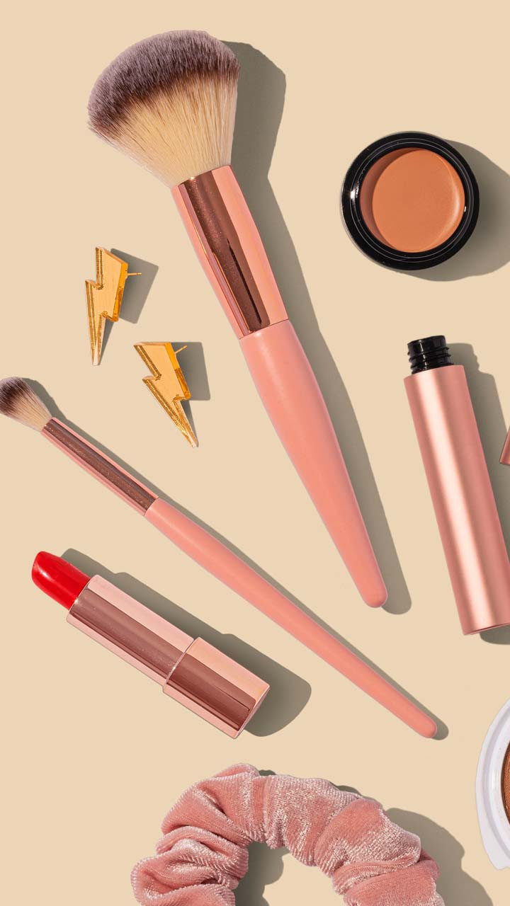 8 Products To Build An Easy Makeup Kit