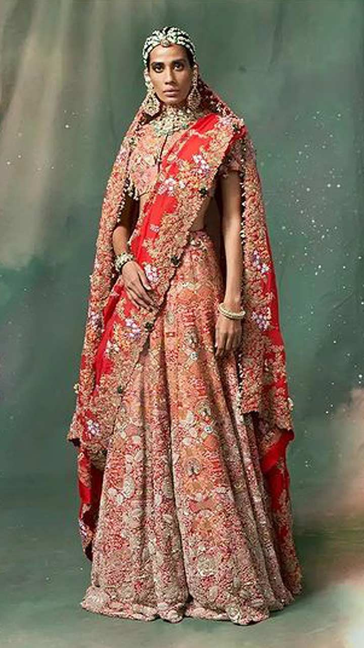 Anamika Khanna Jade Cape And Dress Set – Pia Ka Ghar