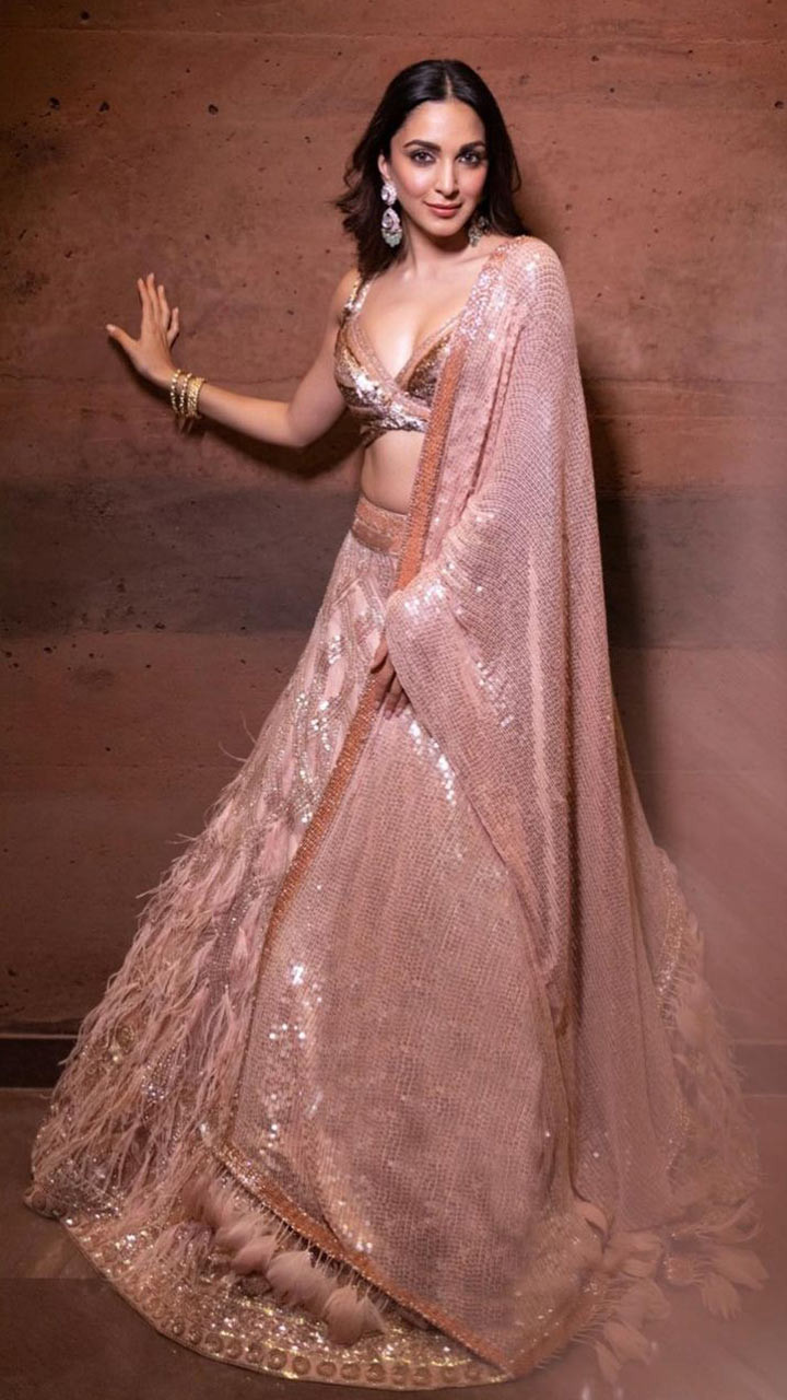 Kiara Advani's pastel Manish Malhotra lehenga will remind you of Preity  Zinta's 'Kal Ho Naa Ho' look | VOGUE India