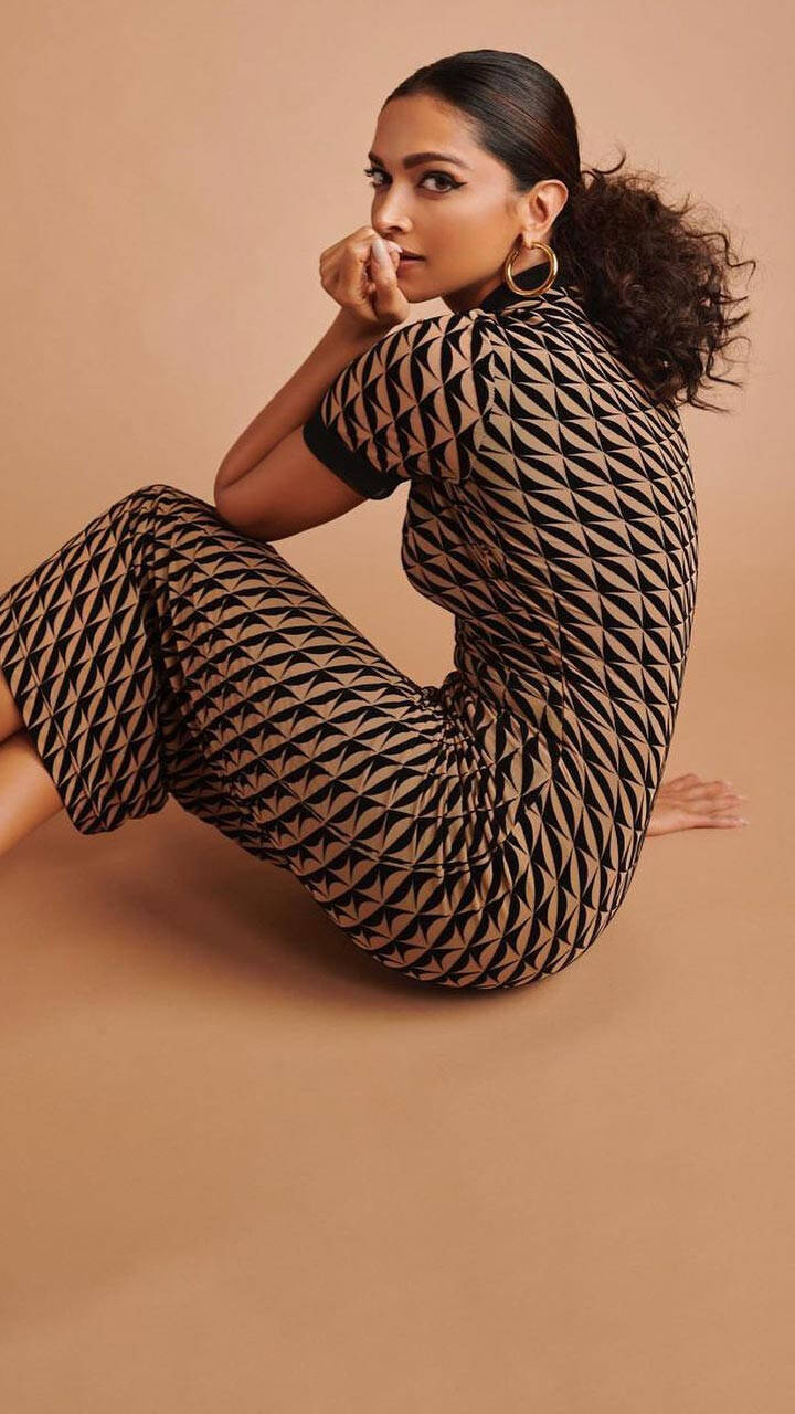 deepika padukone bodycon dress 5 Times Deepika Padukone's Bodycon Dresses Left Us Floored
