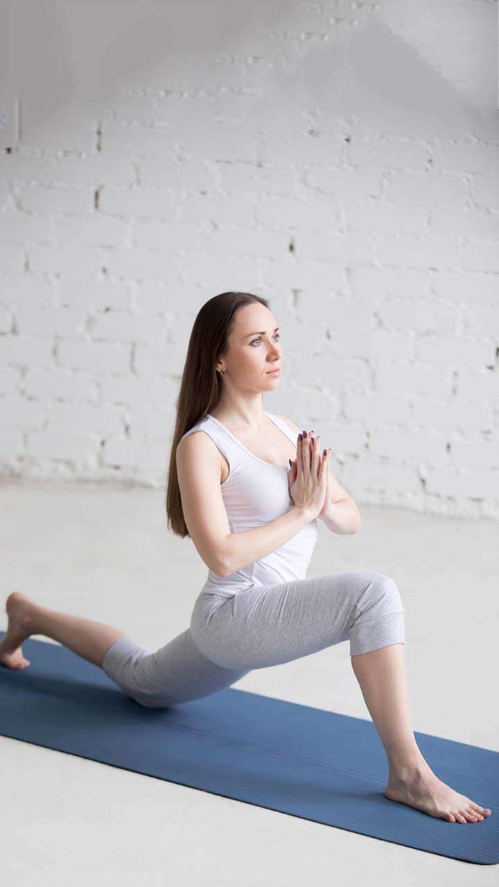 PCOS से छुटकारा दिला सकते हैं ये 5 योगासन, रोजाना 10 मिनट करें | pcos  reversal with five yoga asanas | HerZindagi